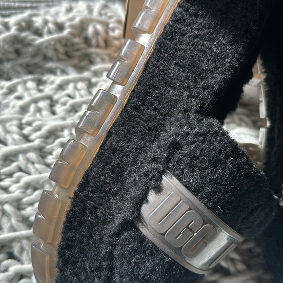 NWT no box Ugg platforms 8 has tag on bottom - Picture 5 of 7